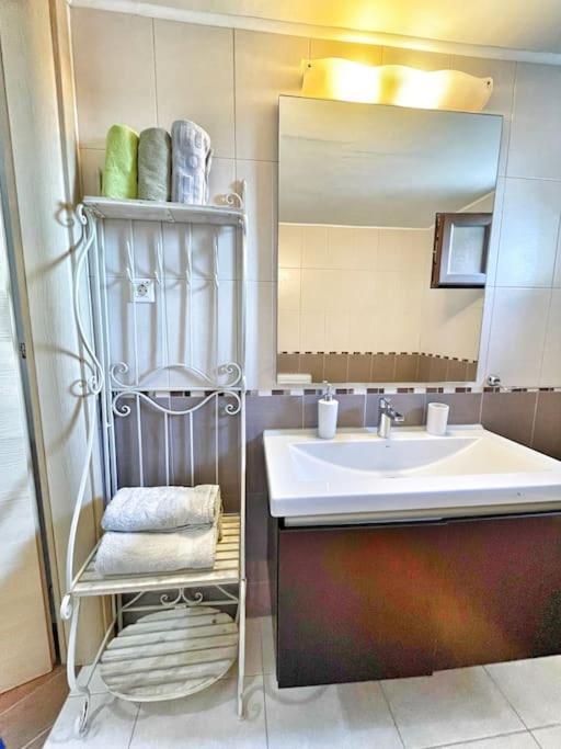 Kathiana Cozy Apartment Экстерьер фото